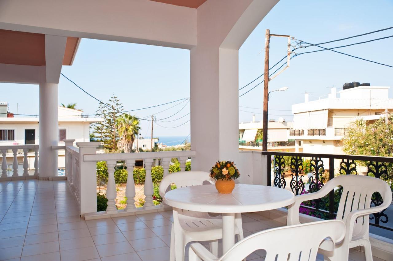 Captain Michalis Apartments Galatás Eksteriør bilde