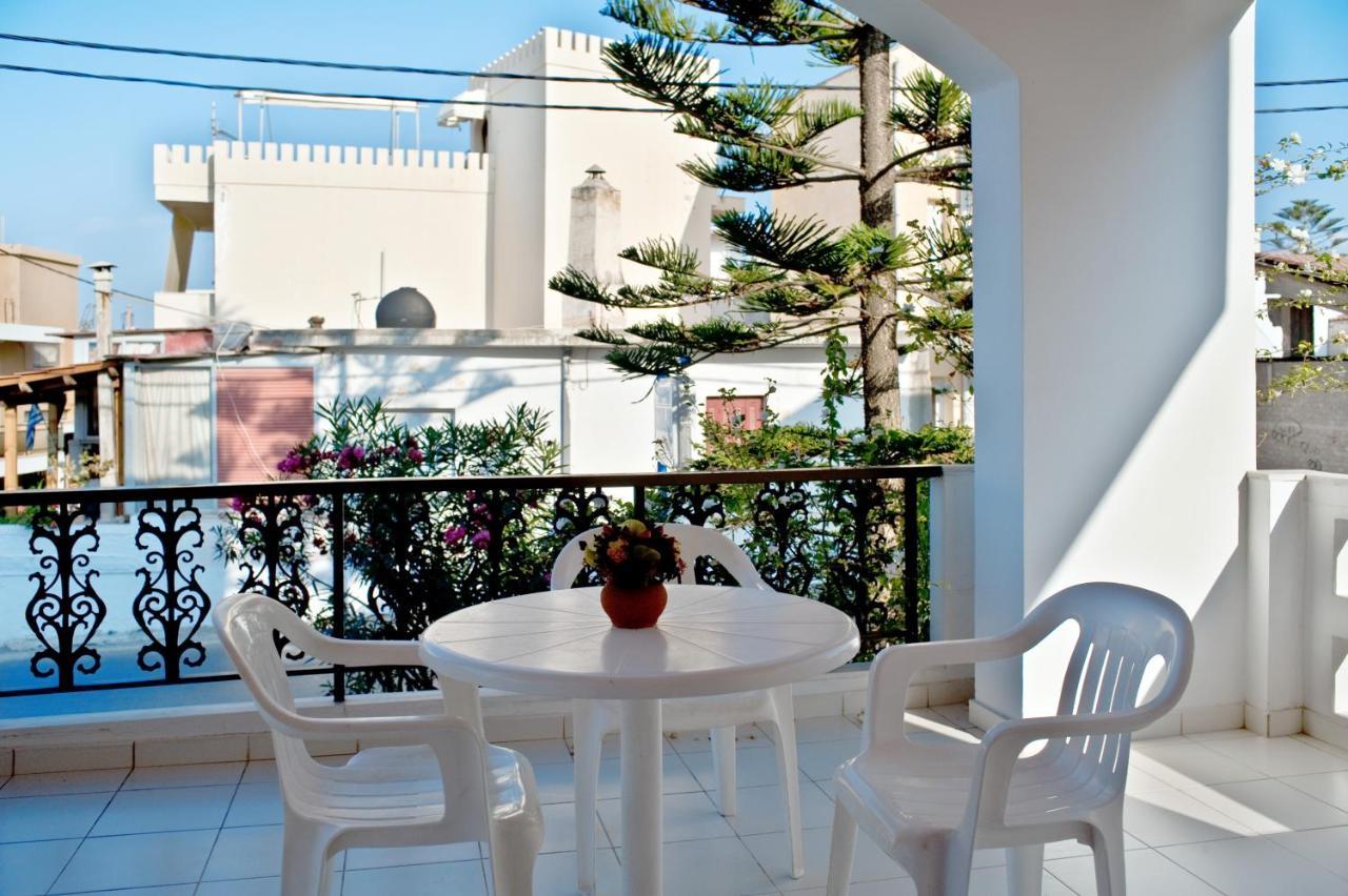 Captain Michalis Apartments Galatás Eksteriør bilde