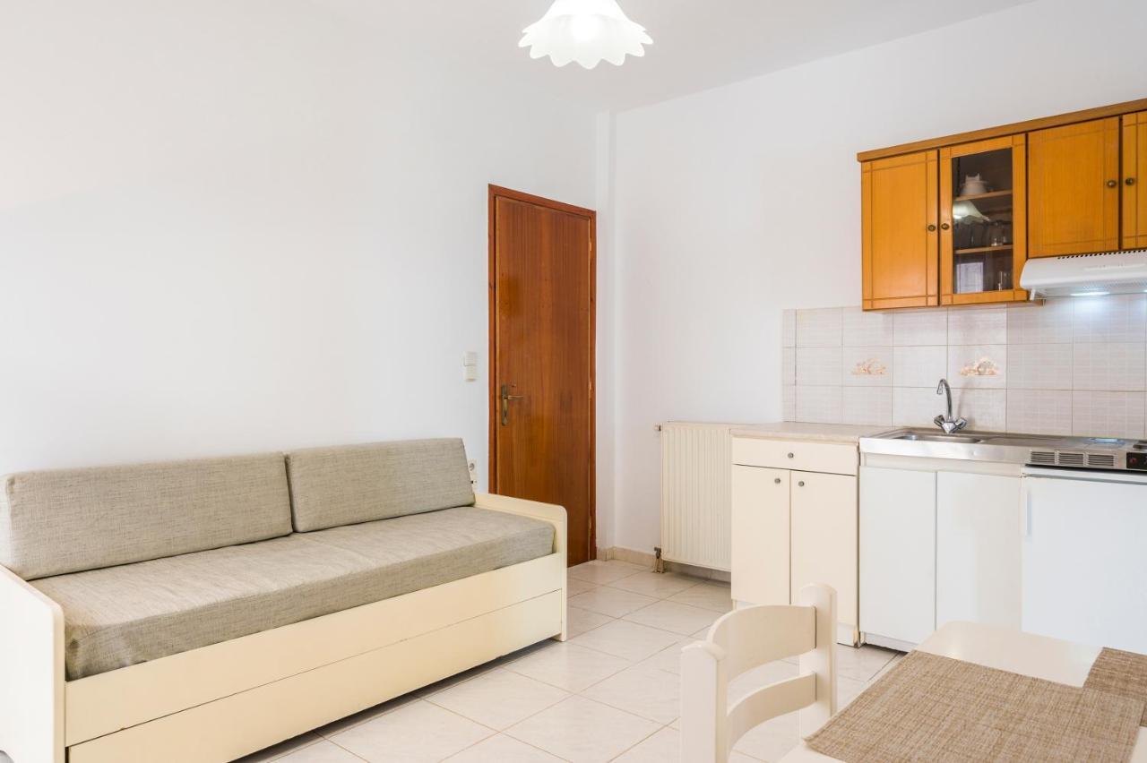 Captain Michalis Apartments Galatás Eksteriør bilde
