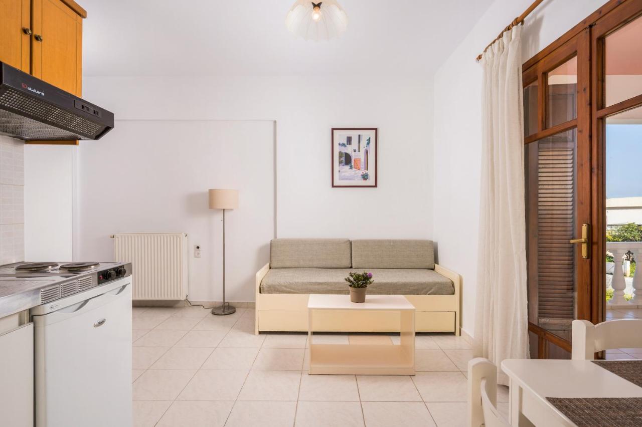 Captain Michalis Apartments Galatás Eksteriør bilde
