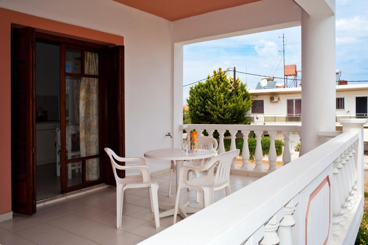 Captain Michalis Apartments Galatás Eksteriør bilde
