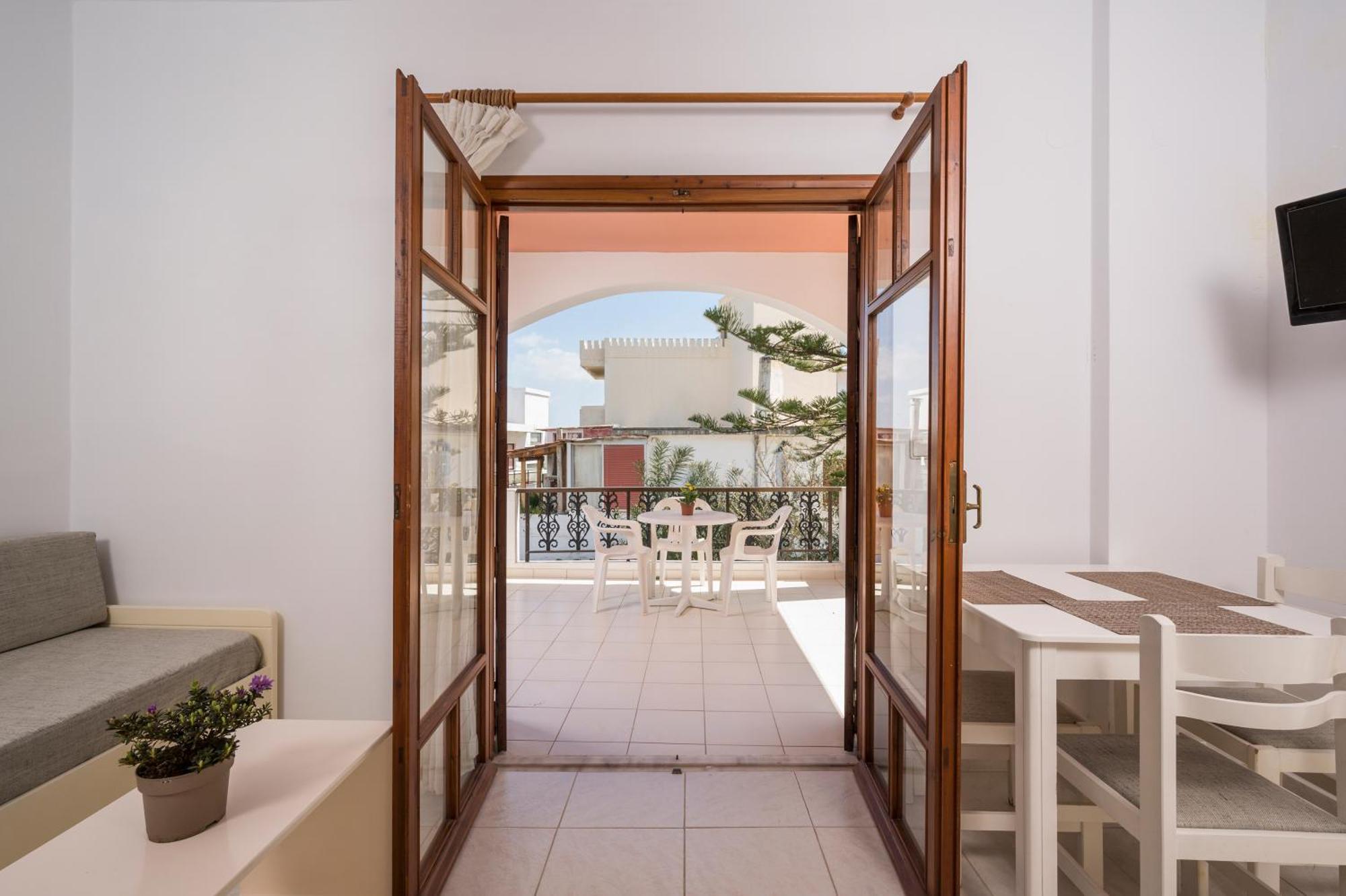 Captain Michalis Apartments Galatás Eksteriør bilde