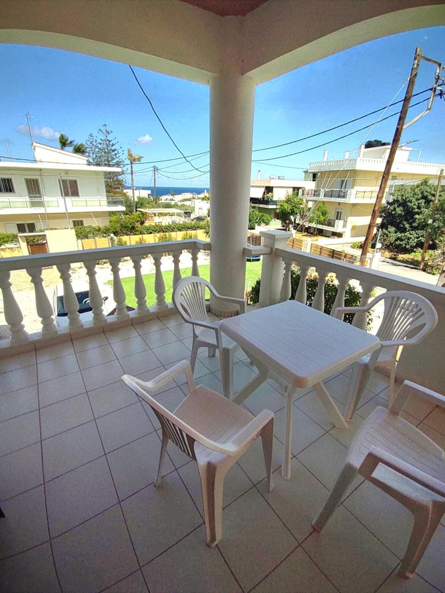 Captain Michalis Apartments Galatás Eksteriør bilde